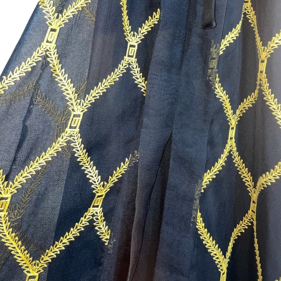 beautiful Black and gold embroidered long dress - Picture 3 of 5